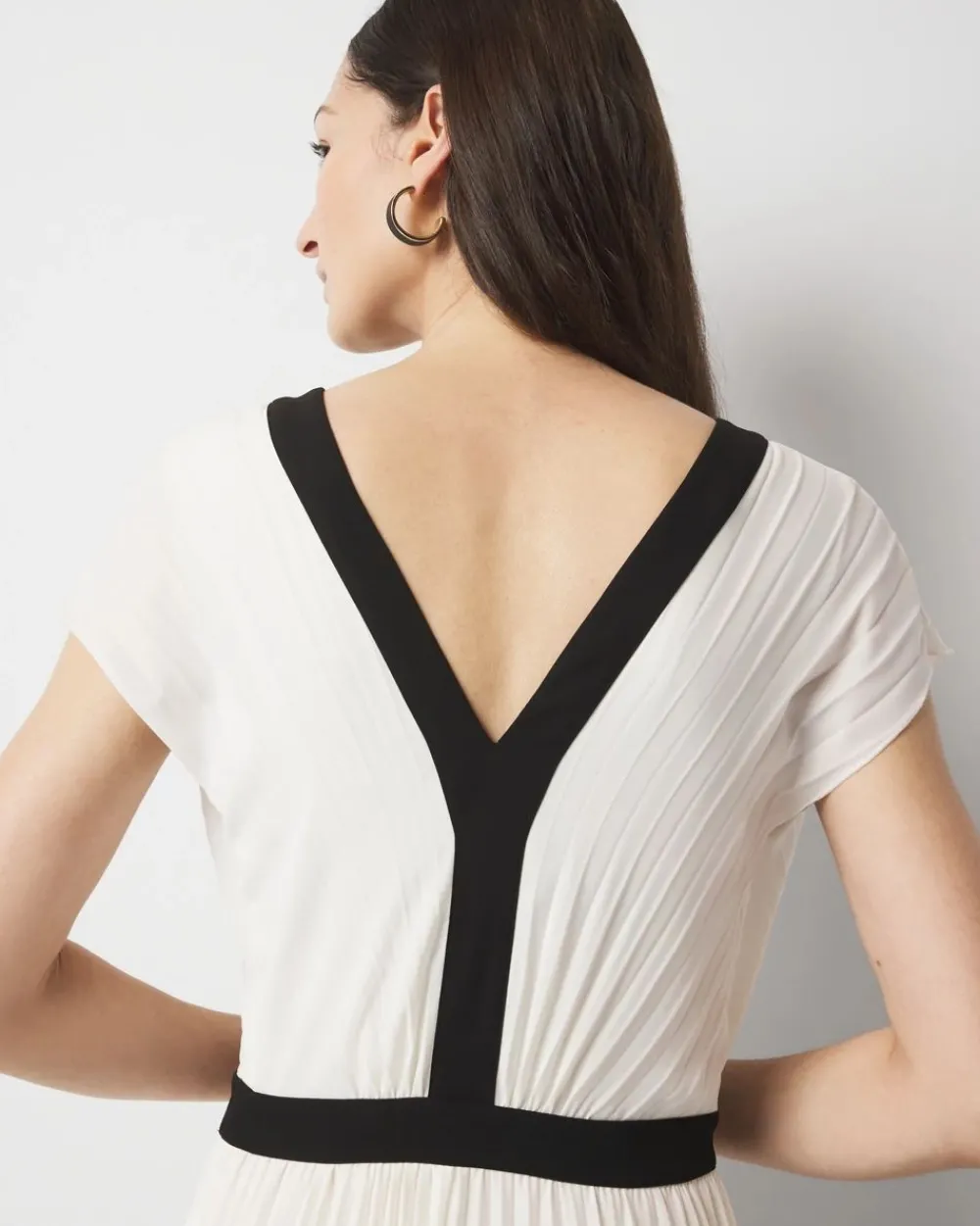 Colorblocked Pleated Maxi Dress*White House Black Market Fashion
