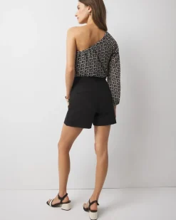 Comfort Stretch Patch Pocket Shorts*White House Black Market Sale