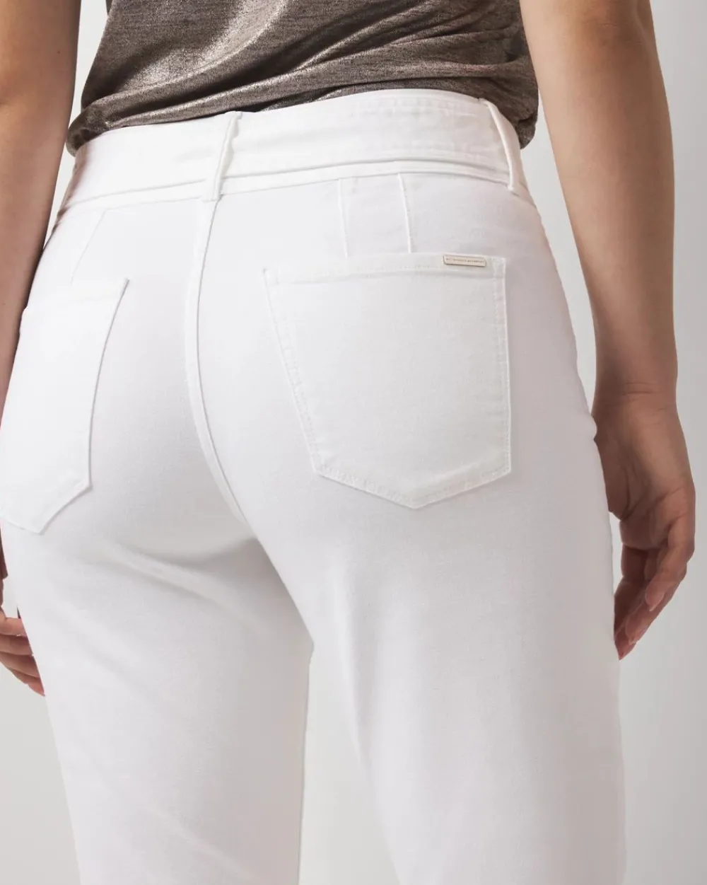 Curvy Extra High-Rise Belted Skinny Flare Jean*White House Black Market Online