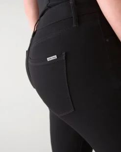 Curvy-Fit High-Rise Skinny Jeans*White House Black Market Hot
