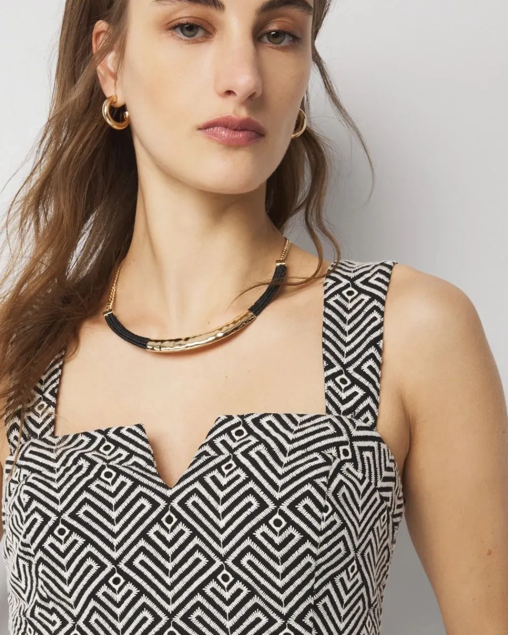 Geometric Embroidered Top*White House Black Market Clearance