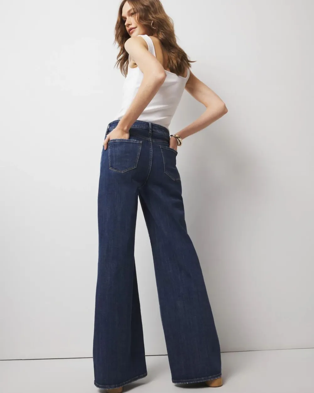 High-Rise Wide Leg Jeans*White House Black Market Outlet