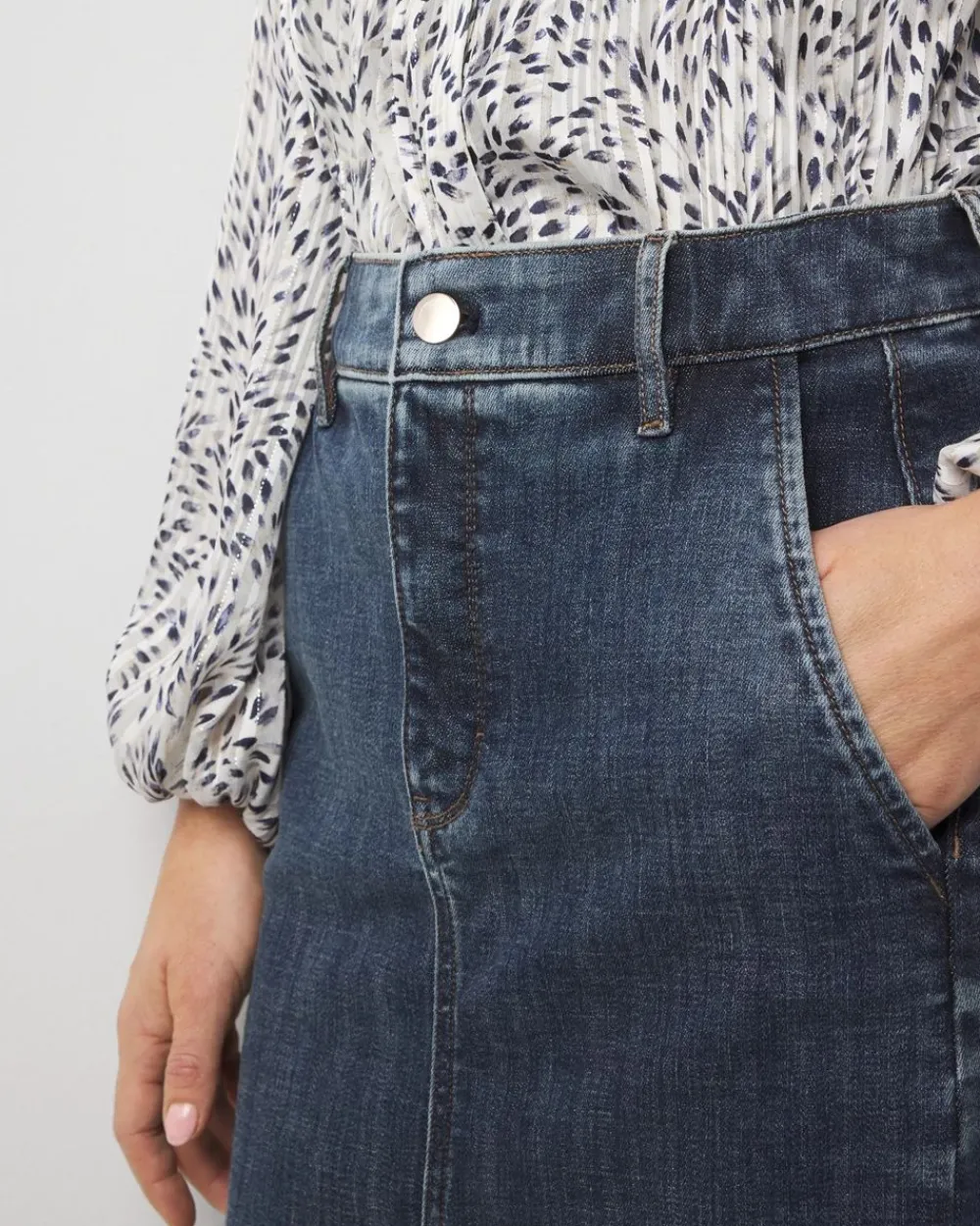 Knee-Length Denim Pencil Skirt*White House Black Market Sale