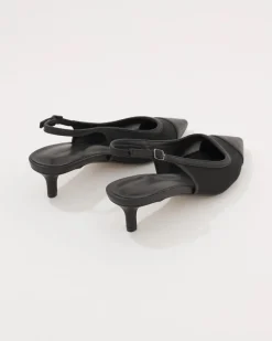 Mesh Kitten Heel Pump*White House Black Market Hot