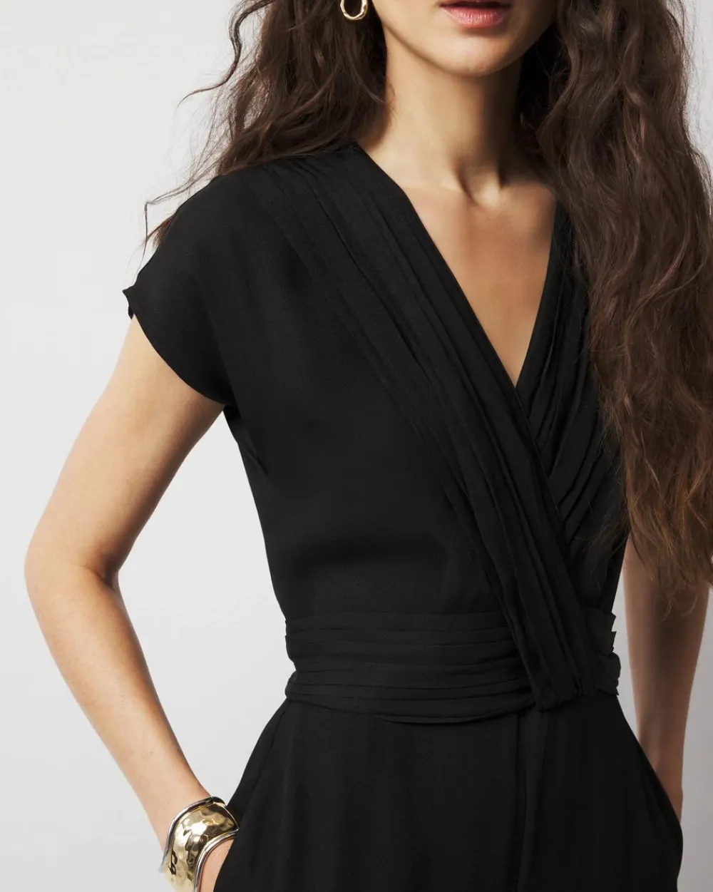 Petite Crossover-Front Jumpsuit*White House Black Market Outlet