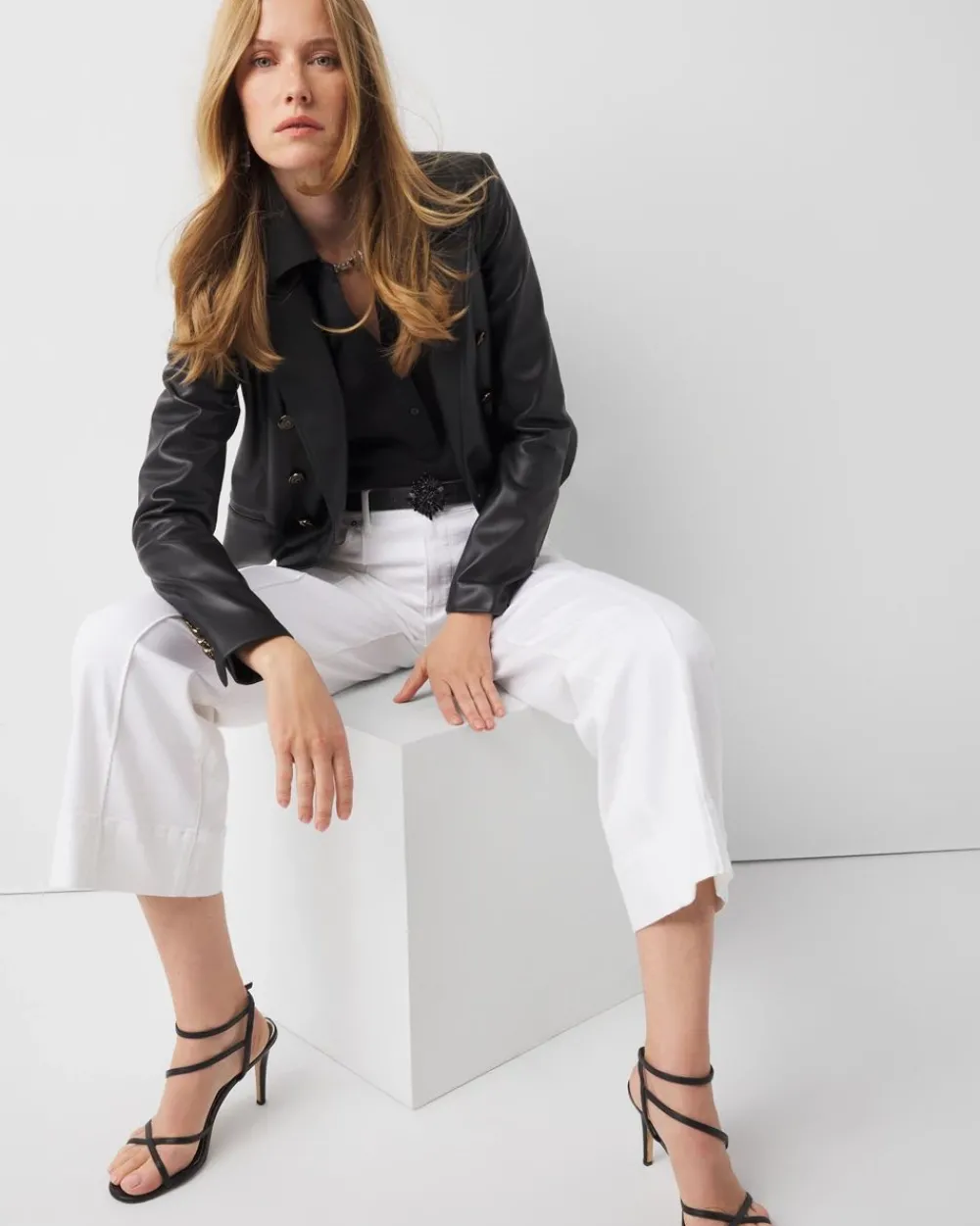 Petite High-Rise Wide Leg Cropped Jeans*White House Black Market Outlet