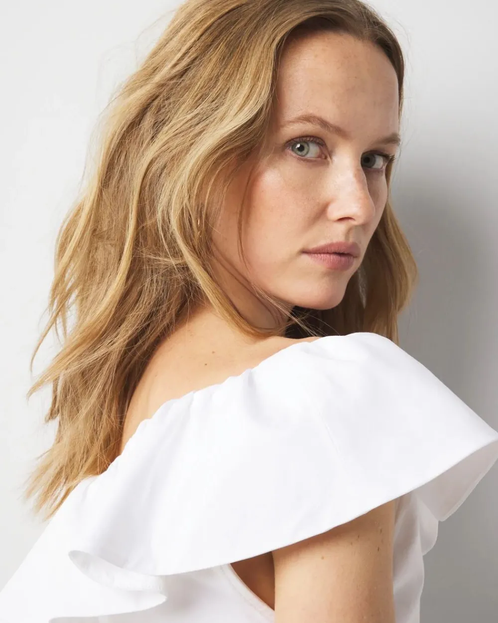 Petite One-Shoulder Poplin Ruffle Top*White House Black Market Fashion