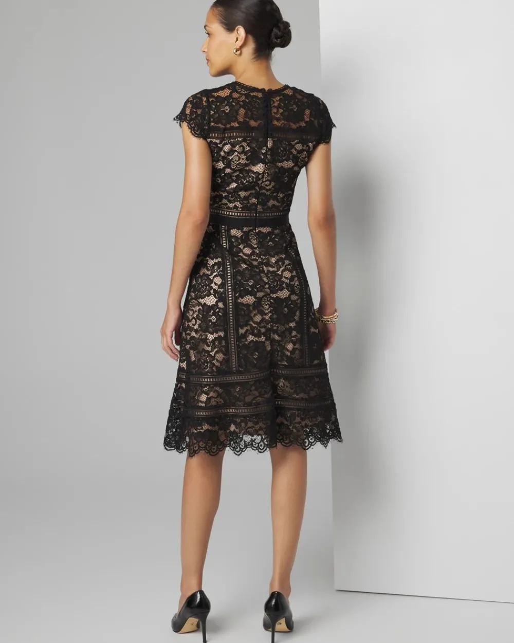 Petite Short Sleeve Lace Fit-and-Flare Dress*White House Black Market Clearance