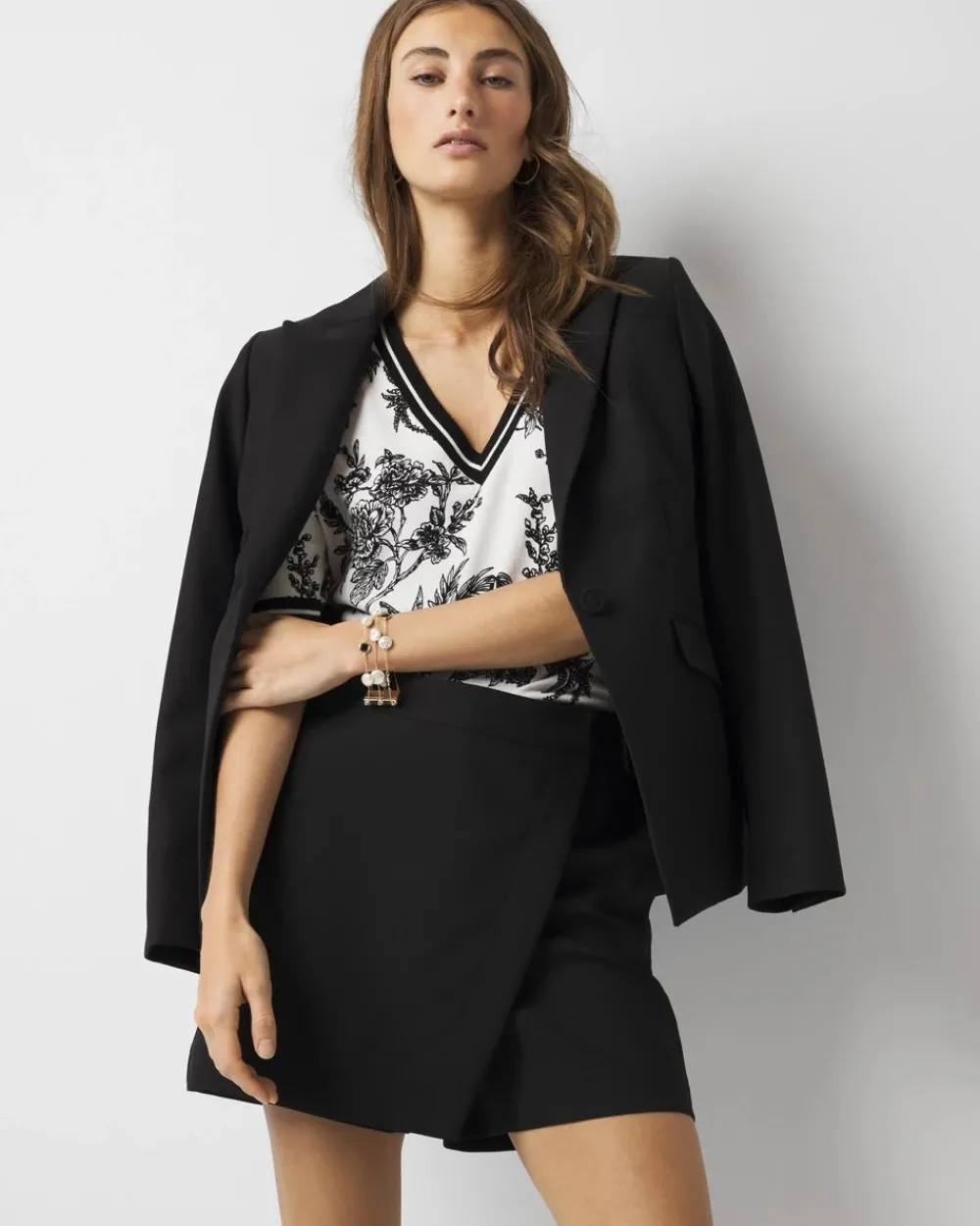 Tailored Skort*White House Black Market Hot