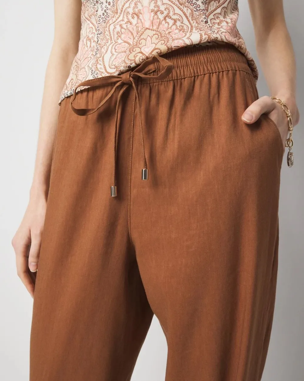 The Everyday Trouser in Linen*White House Black Market Online
