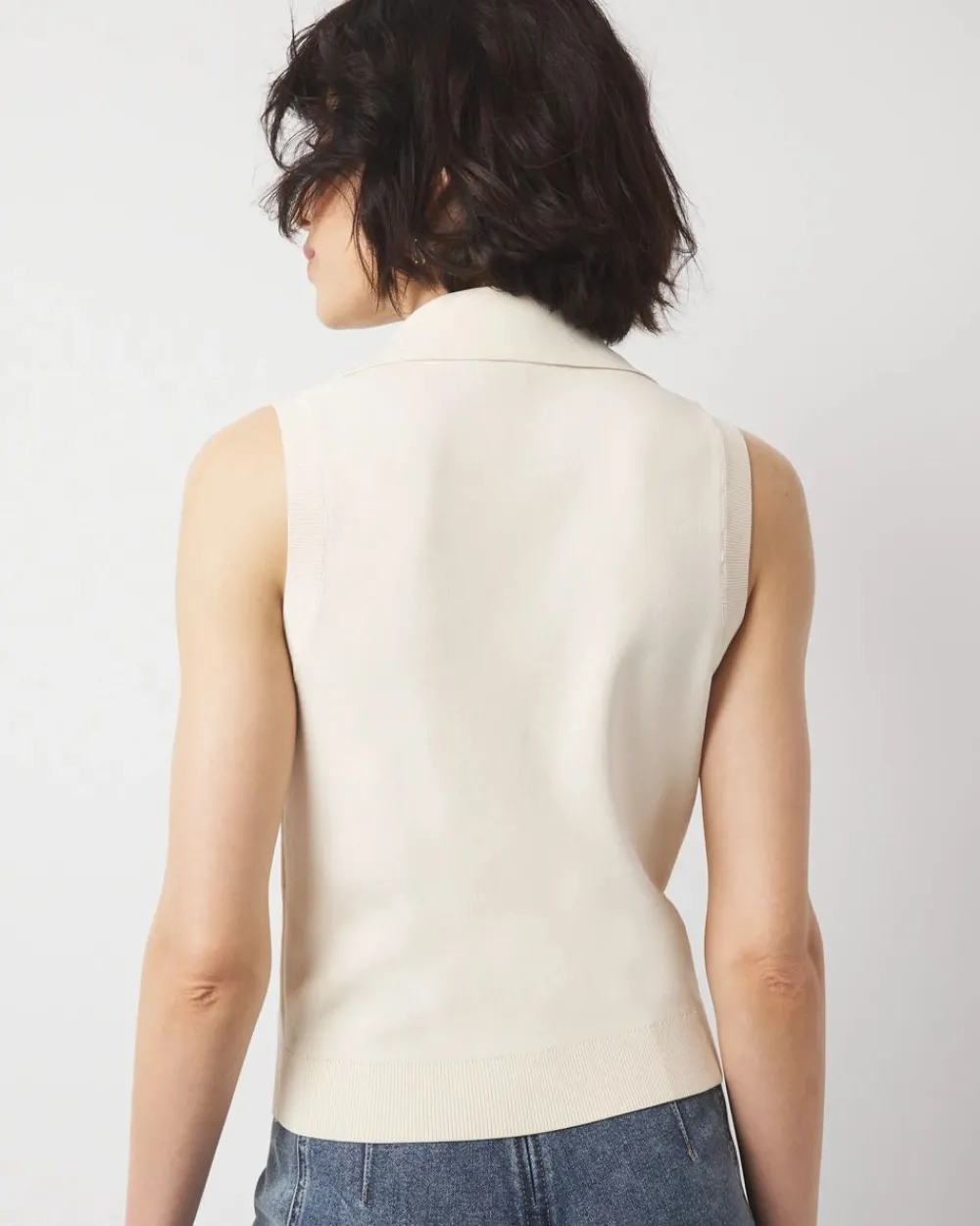 Toggle Button Sweater Vest*White House Black Market Fashion