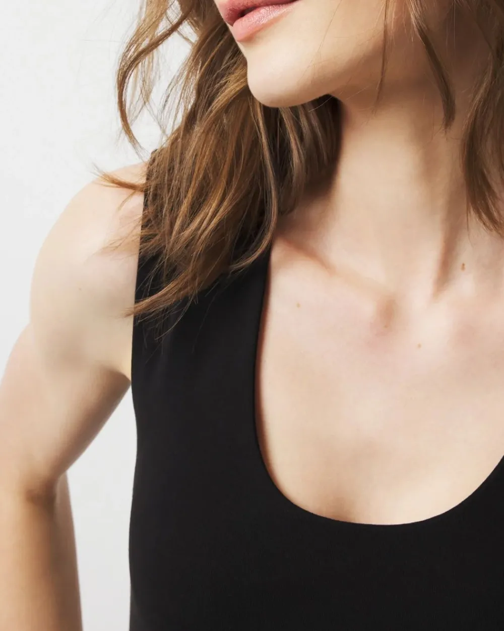 WHBMFORME™ All Ways Stretch Scoop Neck Shell*White House Black Market Discount
