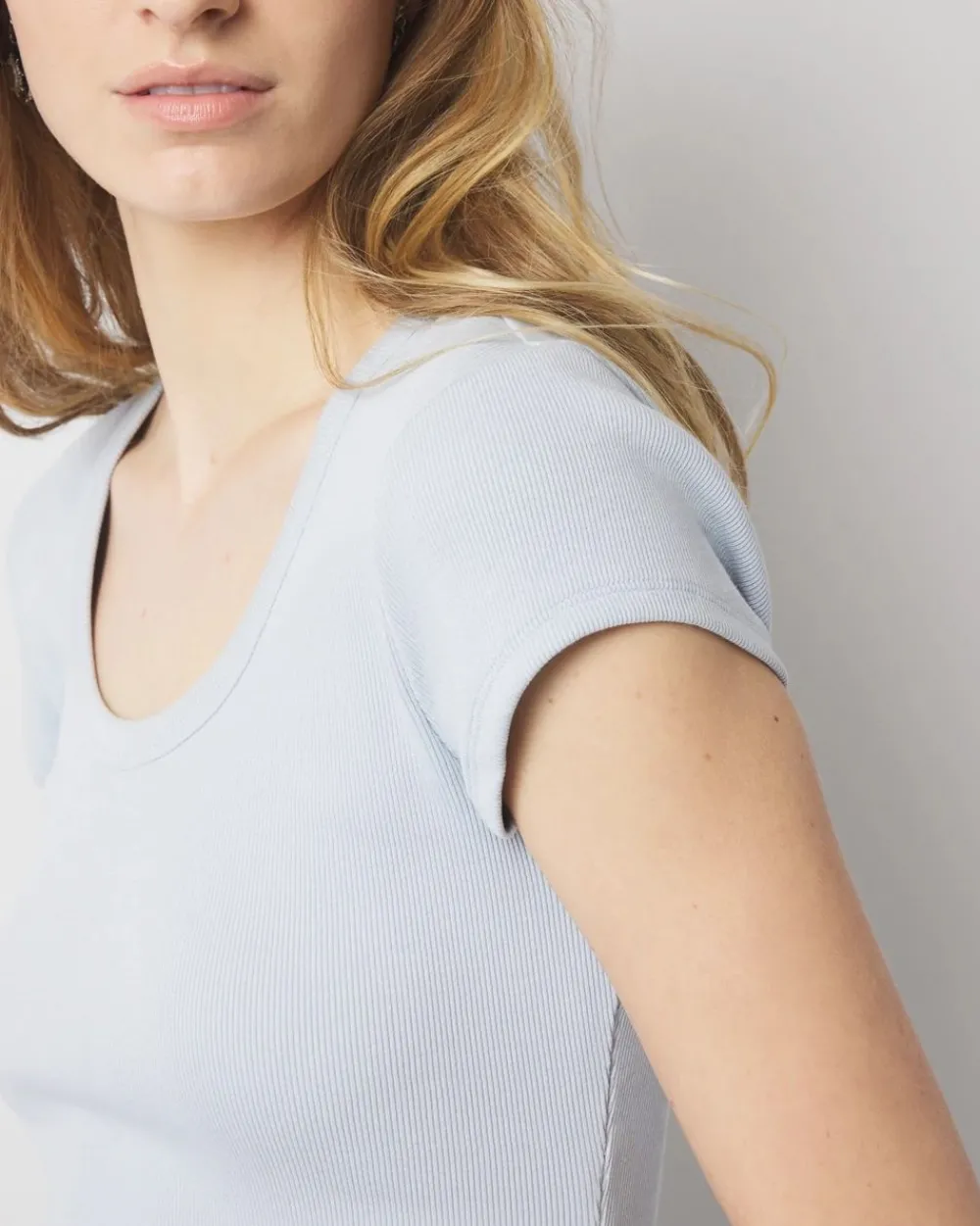 WHBMFORME™ Ribbed Stretch Scoop Neck Tee*White House Black Market New